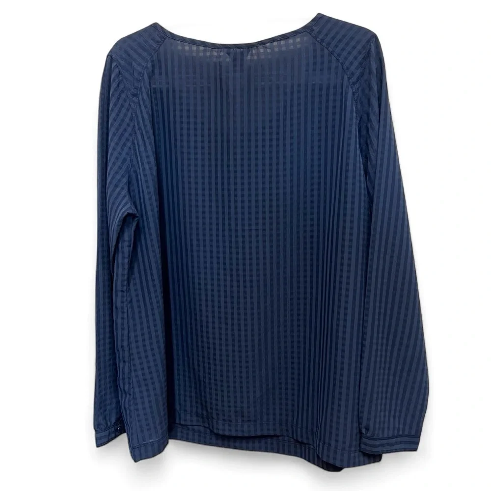 Eddie Bauer semi-sheer blue patterned blouse with front buttons size large